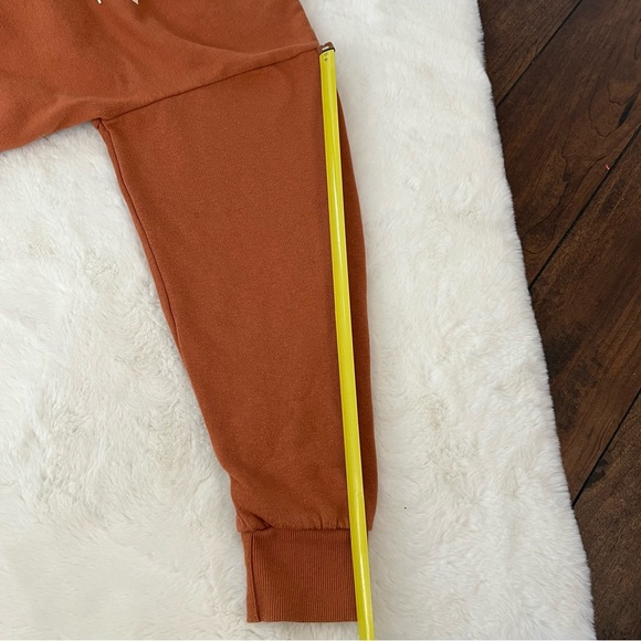 Yellowstone Dutton Ranch Crewneck Sweatshirt Amber Size Small - Picture 13 of 15